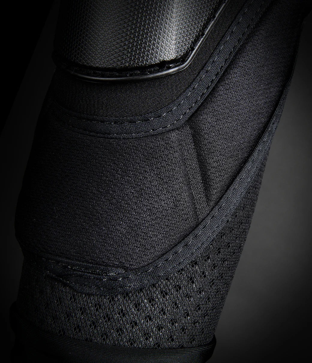 Seven Mx Stratus Knee Guards - Black